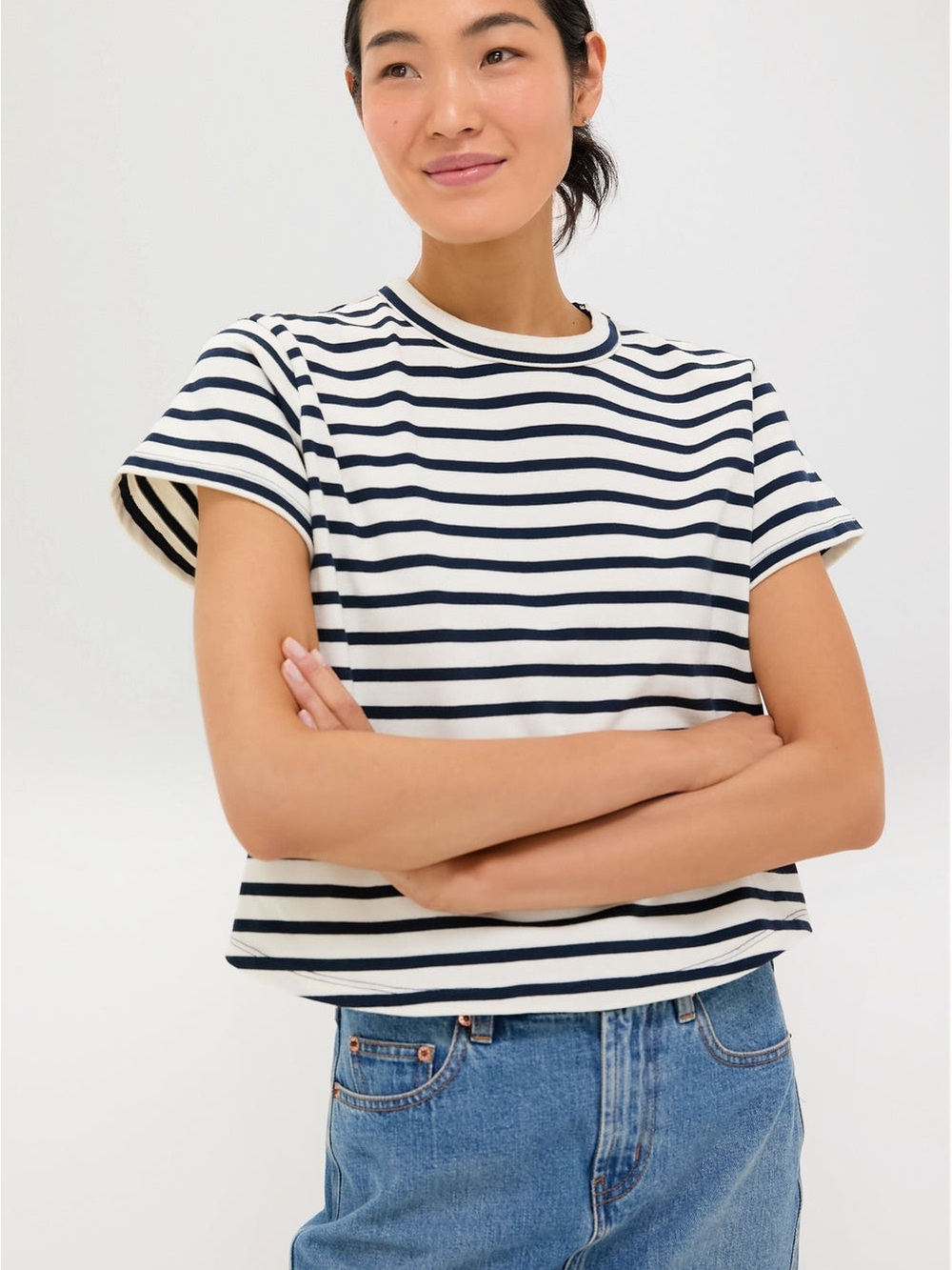 Tuckernuck Parker Navy Stripe Cropped knit tee
Size: Small